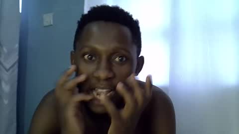 Snapshot of lunalove22_ chatting on 22, 11, 2025 lunalove22_ online show from 22, 11, 2025