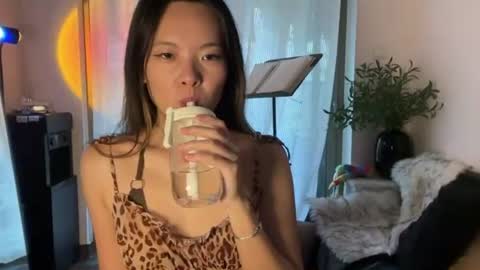 Snapshot of lunalovesuuuuu chatting on 29, 6, 2026 Luna online show from 29, 6, 2026