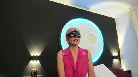 Snapshot of lunamisteriosa_ chatting on 23, 10, 2025 lunamisteriosa_ online show from 23, 10, 2025