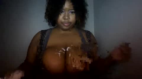 Snapshot of lunamoth00 chatting on 3, 2, 2026 lunamoth00 online show from 3, 2, 2026