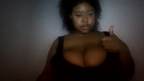 Snapshot of lunamoth00 chatting on 7, 2, 2026 lunamoth00 online show from 7, 2, 2026
