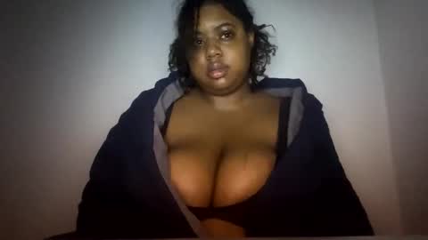 Snapshot of lunamoth00 chatting on 10, 2, 2026 lunamoth00 online show from 10, 2, 2026