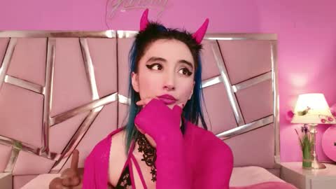 Luna Page online show from 3, 10, 2025