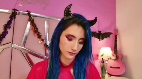 Luna Page online show from 16, 10, 2025