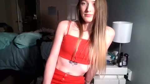 lunapixie2020 online show from 26, 2, 2025