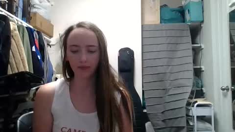 Snapshot of lunapixie2020 chatting on 20, 4, 2026 lunapixie2020 online show from 20, 4, 2026