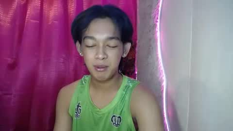 Snapshot of lunarmaxxx chatting on 19, 5, 2026 max online show from 19, 5, 2026