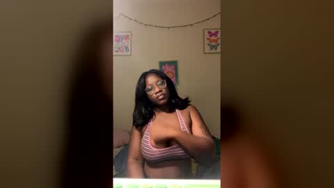 lunarnoelle online show from 19, 2, 2026