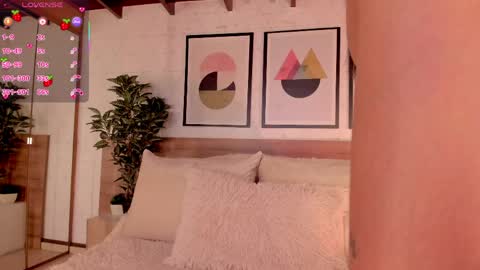 Luna Ruso  online show from 29, 3, 2026