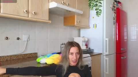  Luna online show from 1, 2, 2025