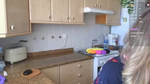  Luna online show from 4, 2, 2025