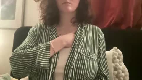 Snapshot of lunasmoonbaby chatting on 11, 4, 2026 lunasmoonbaby online show from 11, 4, 2026