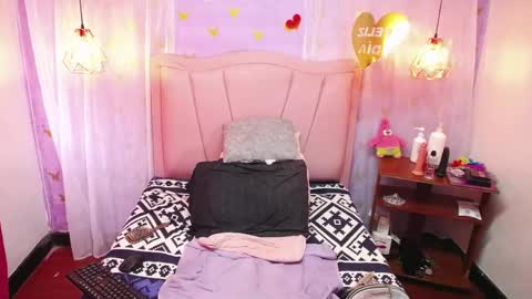 Luna online show from 11, 4, 2026