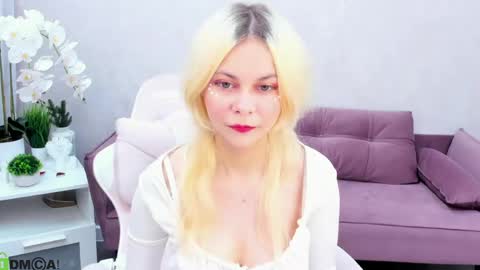 Snapshot of lune_fallenstar chatting on 9, 6, 2026 Lune FallenStar online show from 9, 6, 2026