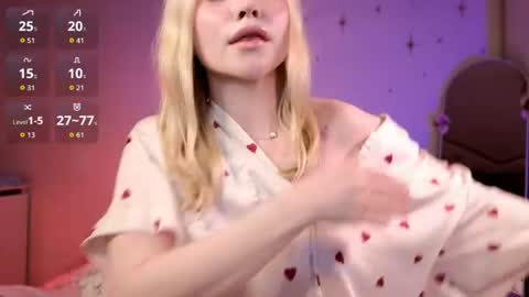 Snapshot of luni__lu chatting on 17, 7, 2026 Luni Lu online show from 17, 7, 2026