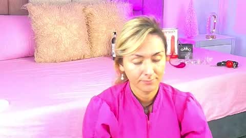 Snapshot of lunitadiva chatting on 16, 12, 2025 lunitadiva online show from 16, 12, 2025