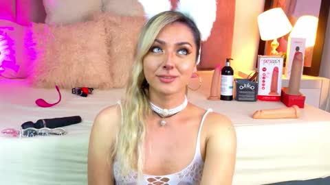 Snapshot of lunitadiva chatting on 2, 2, 2026 lunitadiva online show from 2, 2, 2026