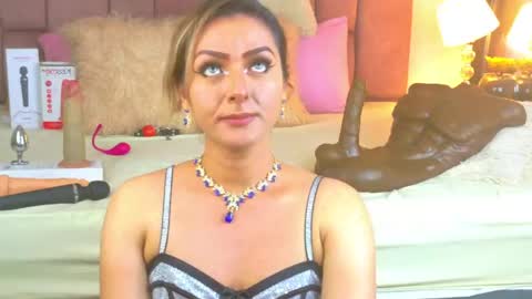 lunitadiva online show from 25, 5, 2026