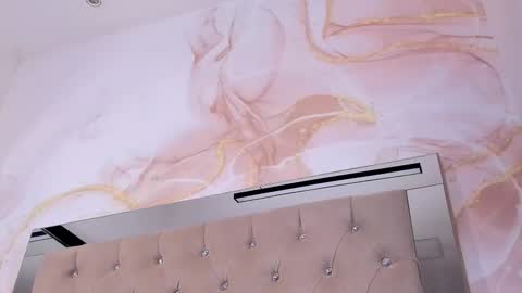 lunna__tylor online show from 15, 2, 2026