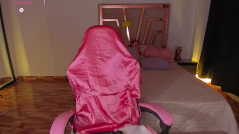 LUNA ROSE online show from 19, 12, 2025