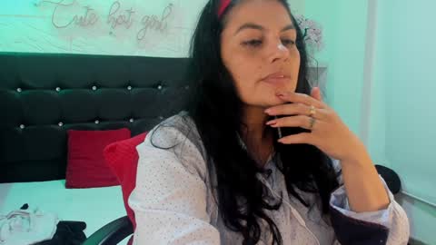 Snapshot of lust_mom chatting on 16, 12, 2024 Angela 3 online show from 16, 12, 2024