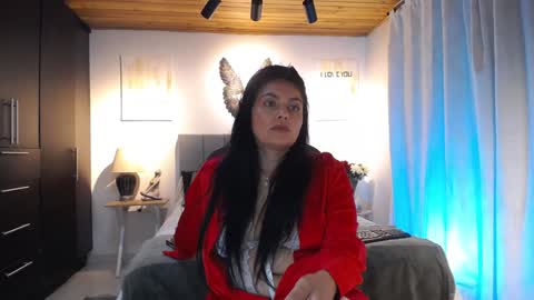 Snapshot of lust_mom chatting on 28, 1, 2025 Angela 3 online show from 28, 1, 2025