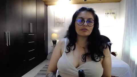 Snapshot of lust_mom chatting on 10, 3, 2025 Angela 3 online show from 10, 3, 2025