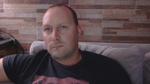 Snapshot of lustonfan chatting on 8, 4, 2026 lustonfan online show from 8, 4, 2026