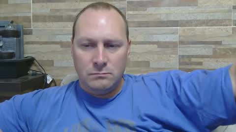 Snapshot of lustonfan chatting on 20, 4, 2026 lustonfan online show from 20, 4, 2026