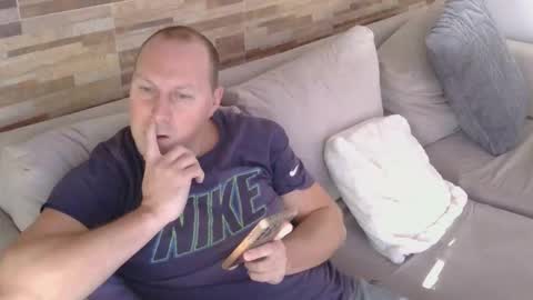 Snapshot of lustonfan chatting on 11, 5, 2026 lustonfan online show from 11, 5, 2026