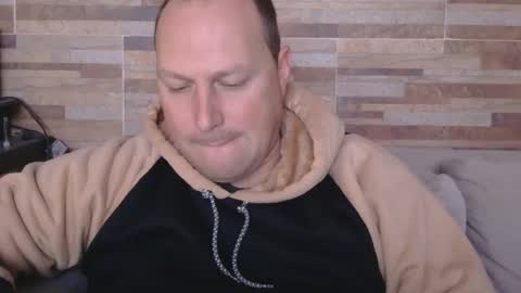 Snapshot of lustonfan chatting on 22, 5, 2026 lustonfan online show from 22, 5, 2026