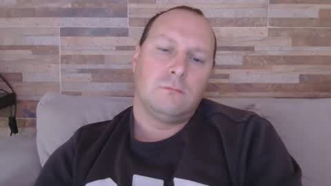 Snapshot of lustonfan chatting on 9, 6, 2026 lustonfan online show from 9, 6, 2026