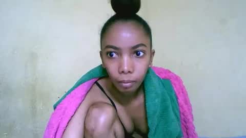 Snapshot of lutchia chatting on 10, 9, 2025 lutchia online show from 10, 9, 2025