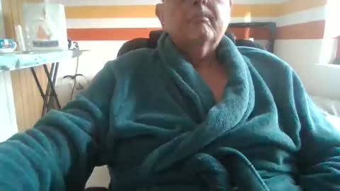 Snapshot of luvbigtits271 chatting on 14, 1, 2026 luvbigtits271 online show from 14, 1, 2026