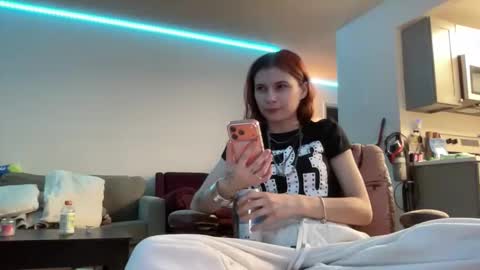Snapshot of luvkoko chatting on 24, 4, 2026 luvkoko online show from 24, 4, 2026