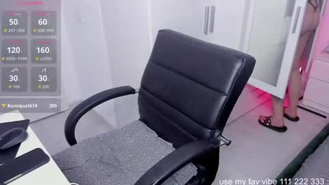 Snapshot of luvlyaria chatting on 4, 7, 2026 LuvlyAria online show from 4, 7, 2026