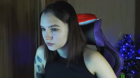 Snapshot of luvmeeow chatting on 12, 12, 2024 Ann online show from 12, 12, 2024