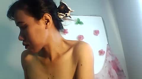 Bee Bee online show from 10, 11, 2025