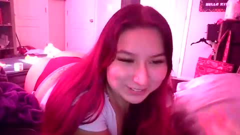 Snapshot of luvvespie chatting on 27, 11, 2025 luvvespie online show from 27, 11, 2025