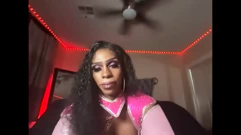 luvvlee online show from 1, 11, 2025