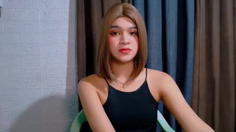 Snapshot of lux_white chatting on 15, 3, 2026 queen lux online show from 15, 3, 2026