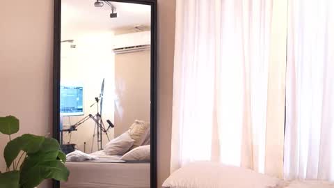 Luxa  online show from 8, 4, 2026