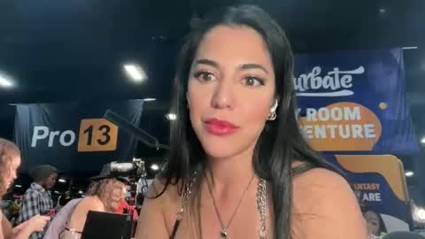 Snapshot of luxcher22 chatting on 24, 10, 2025 luxcher22 online show from 24, 10, 2025