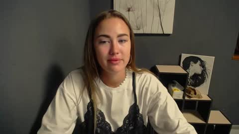 Snapshot of luxie_queen chatting on 16, 7, 2026 Katie online show from 16, 7, 2026