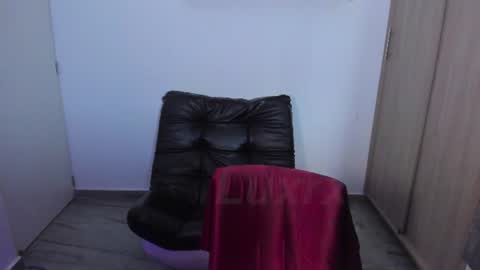 Snapshot of luxrx chatting on 5, 7, 2026 luxrx online show from 5, 7, 2026