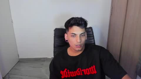 Snapshot of luxrx chatting on 8, 7, 2026 luxrx online show from 8, 7, 2026