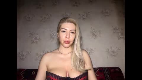 Snapshot of luxsonyastar chatting on 24, 4, 2026 LuxSonyaStar online show from 24, 4, 2026