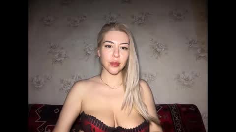Snapshot of luxsonyastar chatting on 5, 5, 2026 LuxSonyaStar online show from 5, 5, 2026