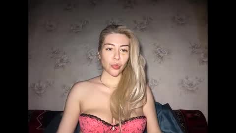 Snapshot of luxsonyastar chatting on 17, 5, 2026 LuxSonyaStar online show from 17, 5, 2026
