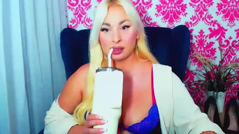 Snapshot of luxuriaaa chatting on 7, 5, 2026 Luxuriaa online show from 7, 5, 2026